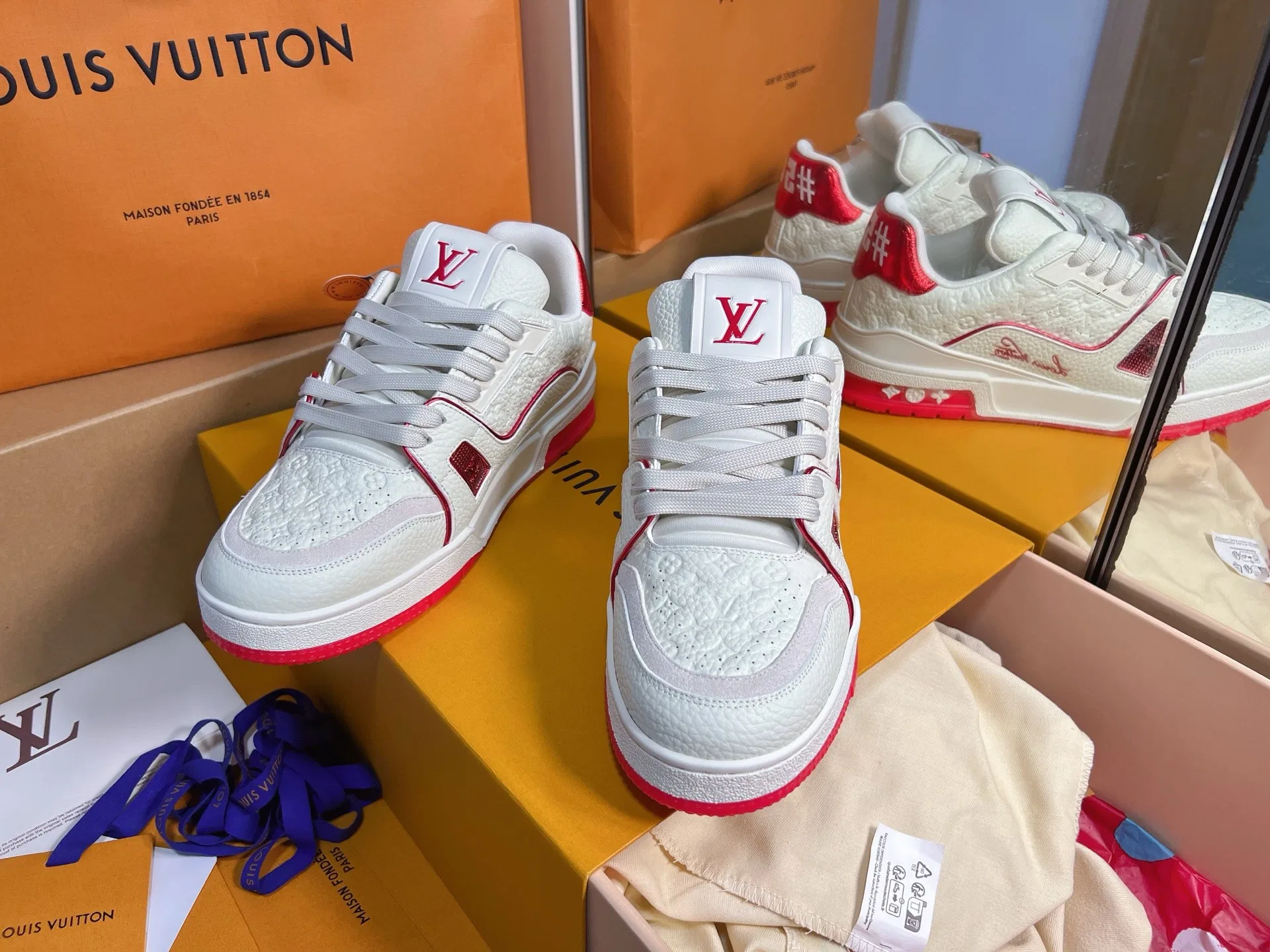 LV 27FW QVUSQNN 021 스니커즈 12