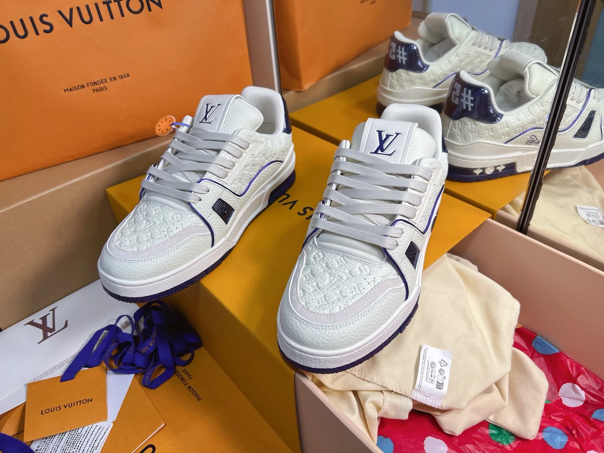 LV 27FW QVUSQNN 021 스니커즈 23