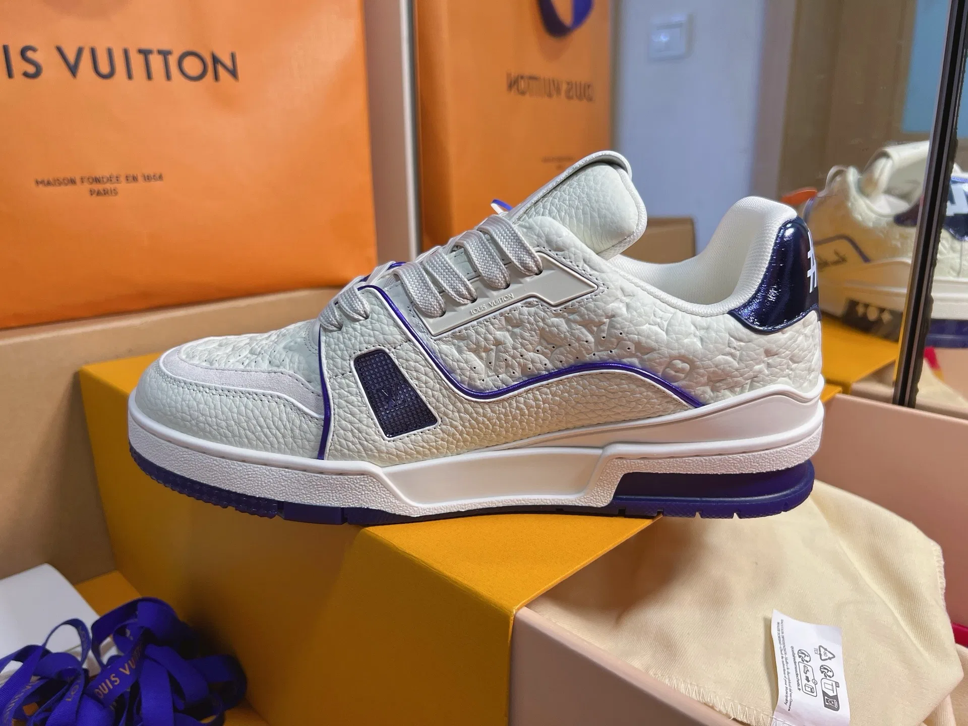 LV 27FW QVUSQNN 021 스니커즈 27