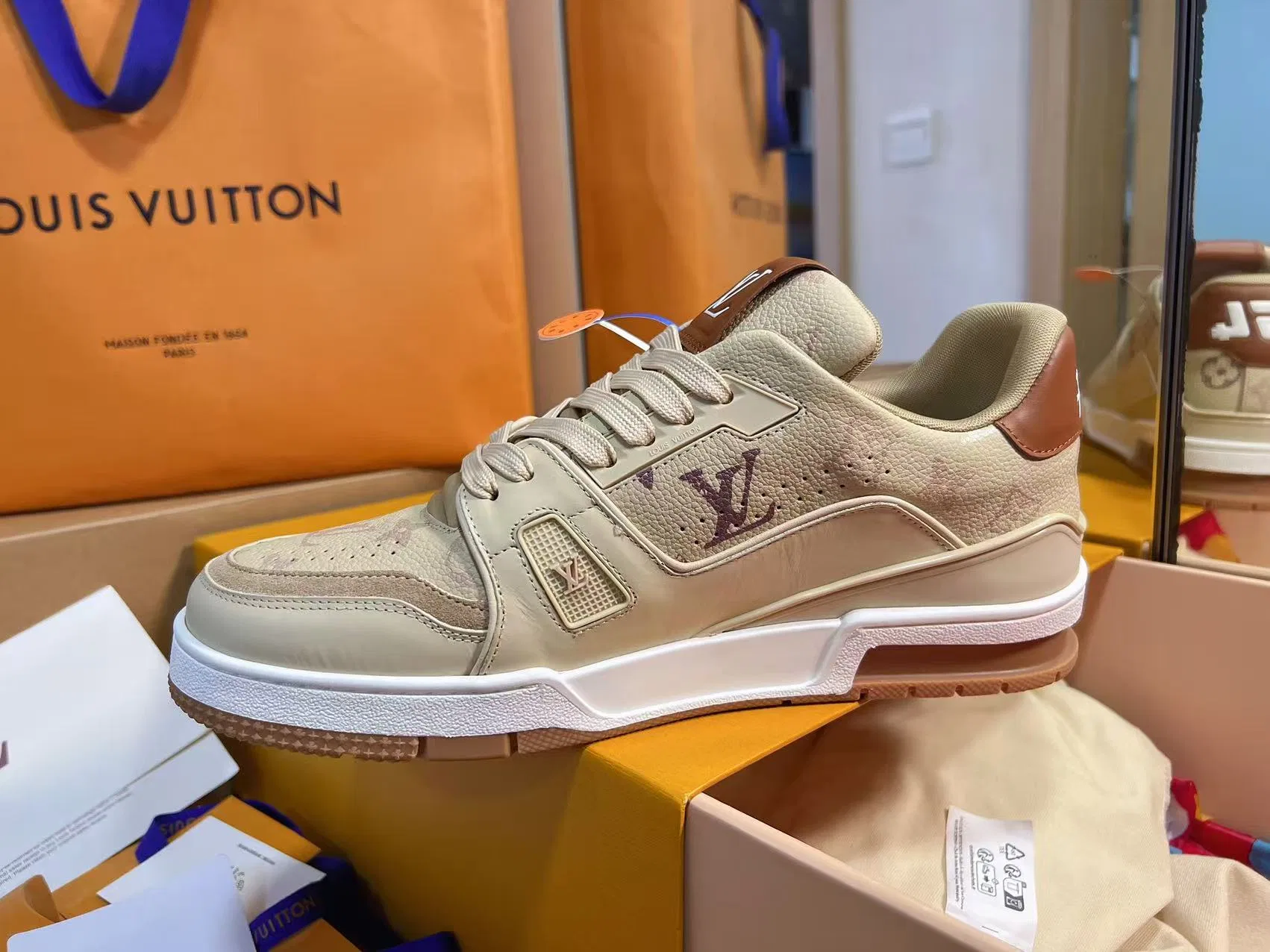 LV 27FW QVUSQNN 022 스니커즈 14
