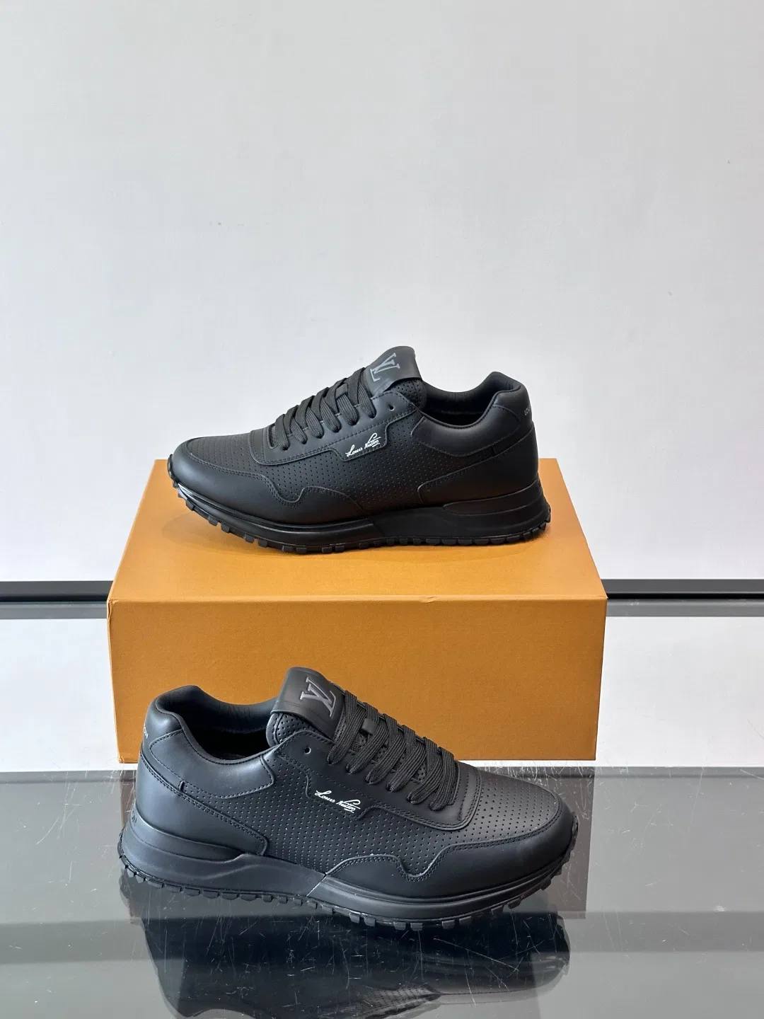 LV 27FW QVUSQNN 026 스니커즈 13