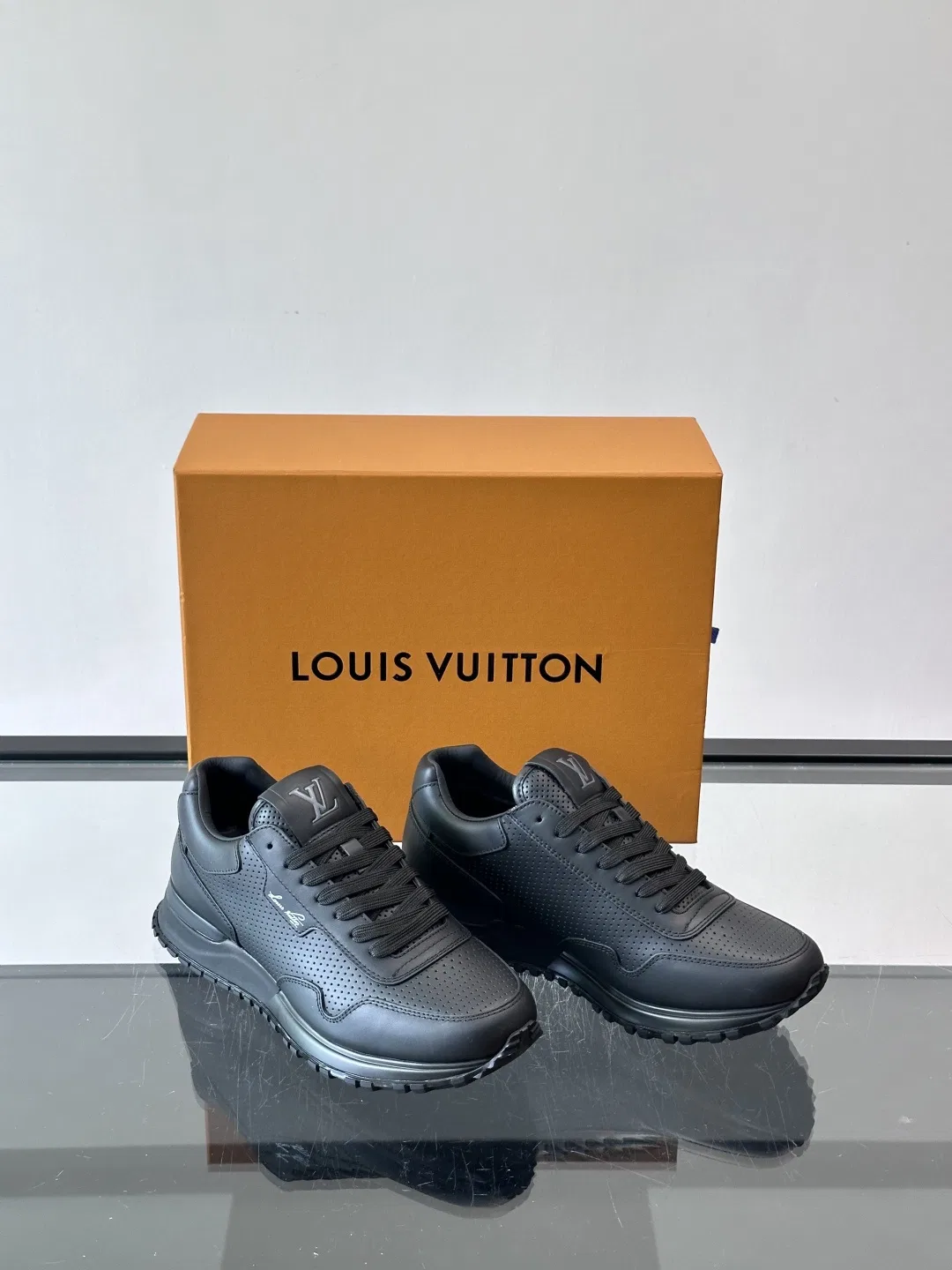 LV 27FW QVUSQNN 026 스니커즈 14