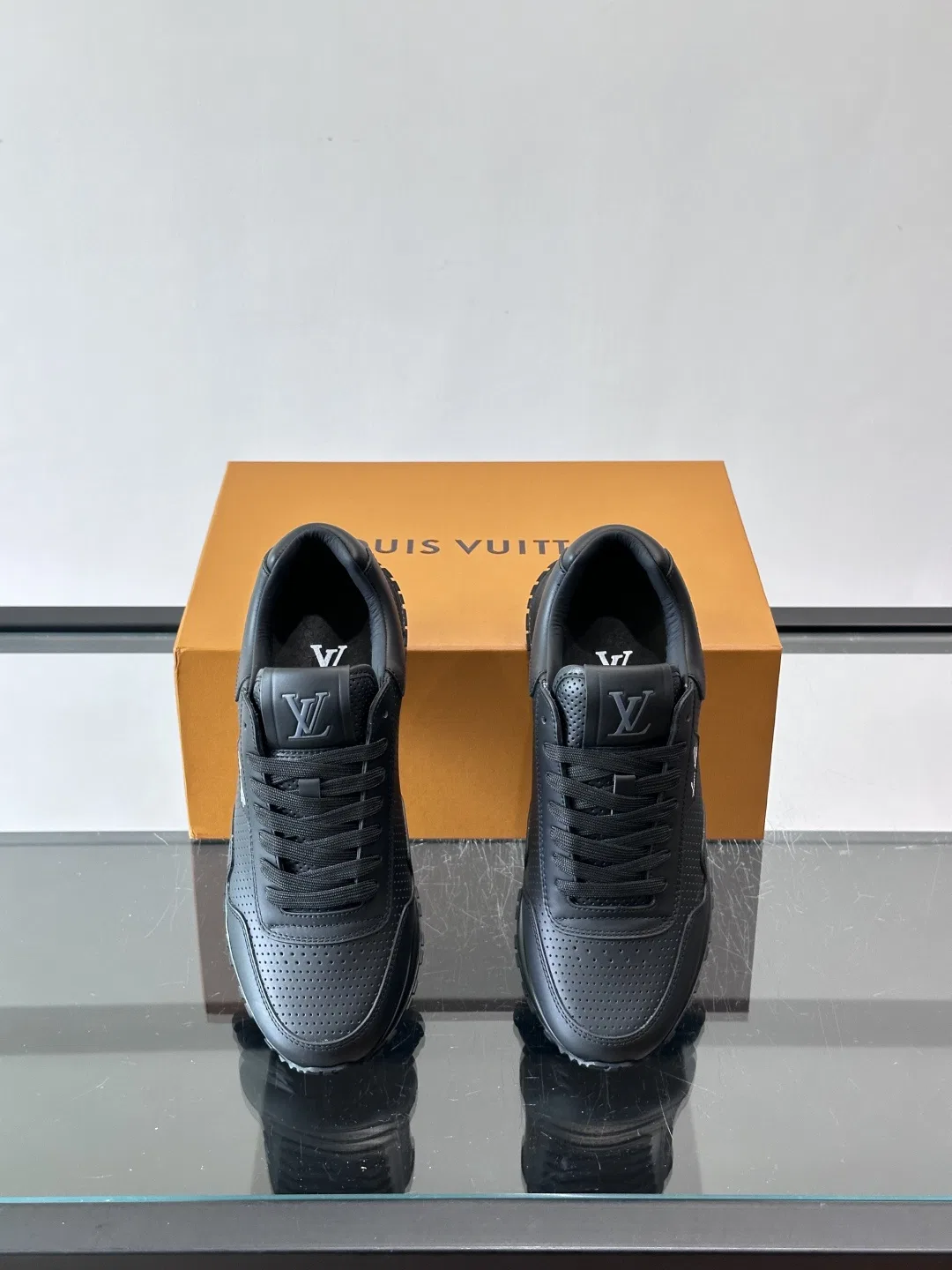 LV 27FW QVUSQNN 026 스니커즈 15
