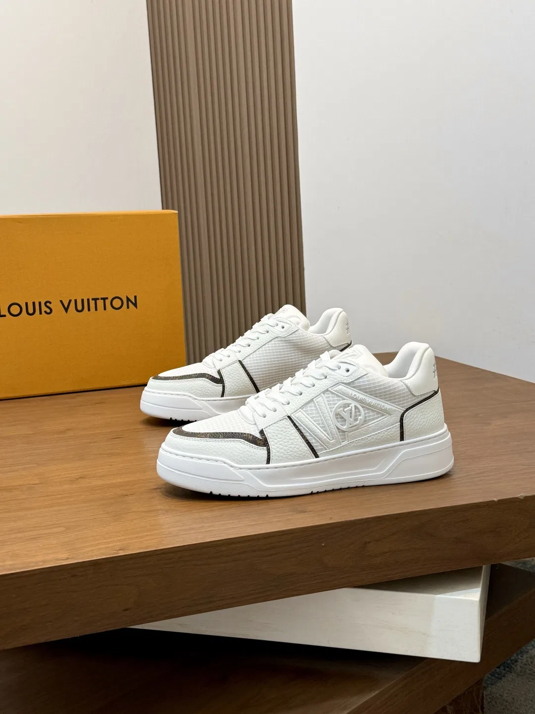 LV 27FW QVUSQNN 027 스니커즈 20