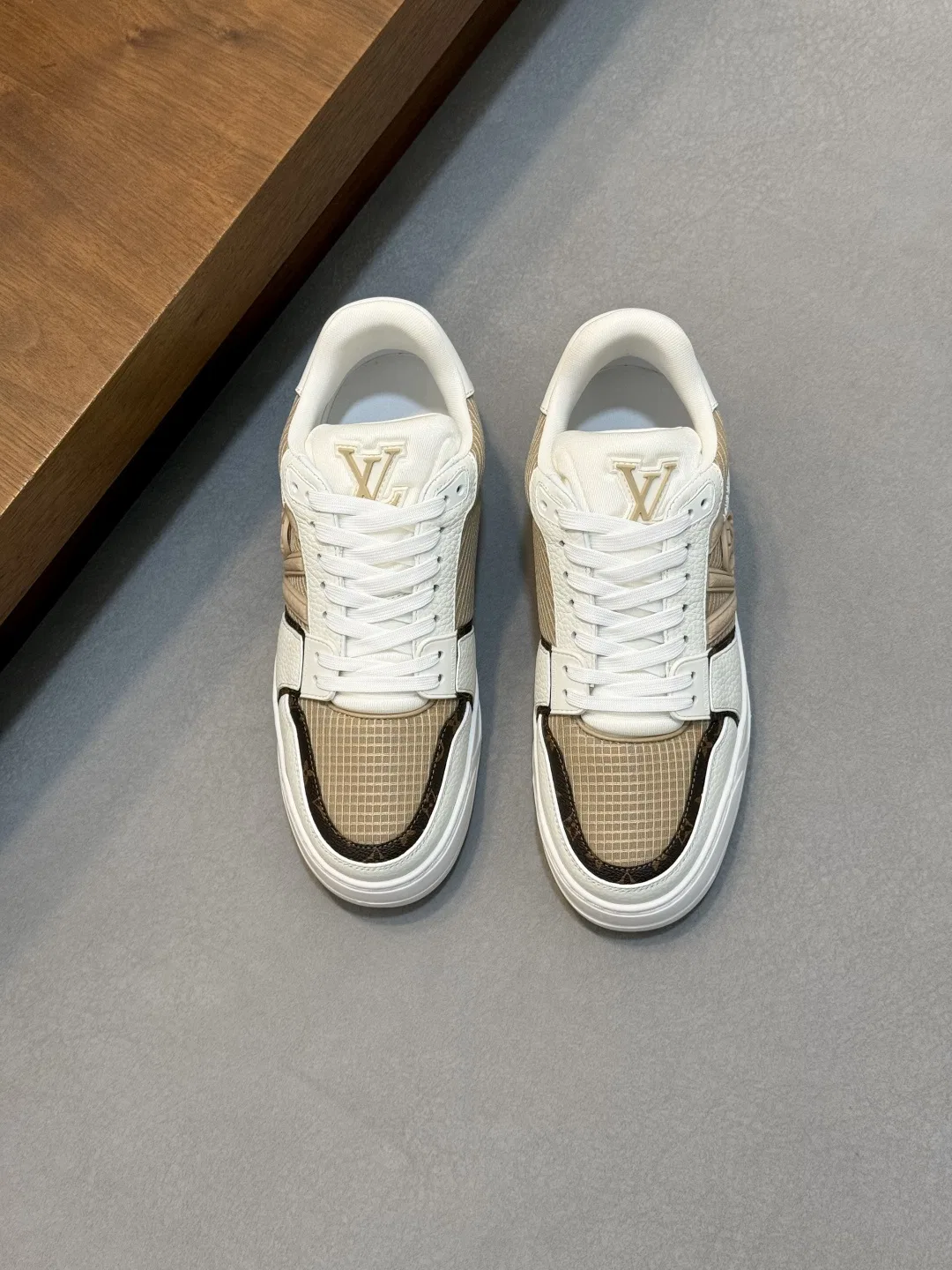 LV 27FW QVUSQNN 027 스니커즈 26