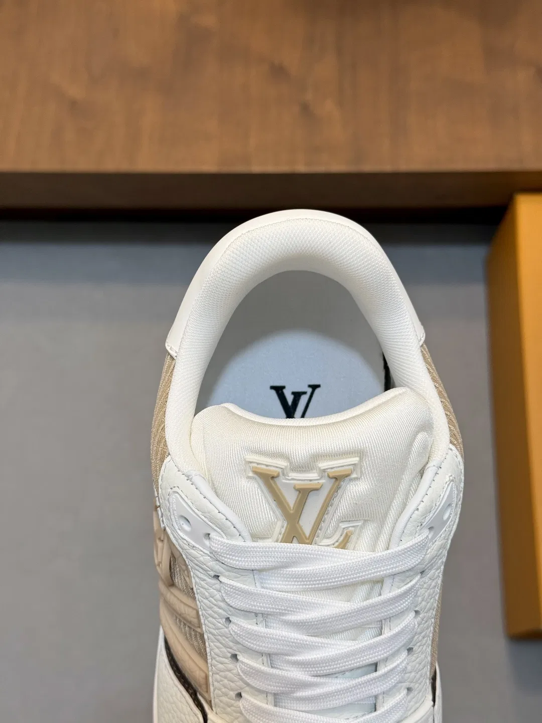 LV 27FW QVUSQNN 027 스니커즈 31
