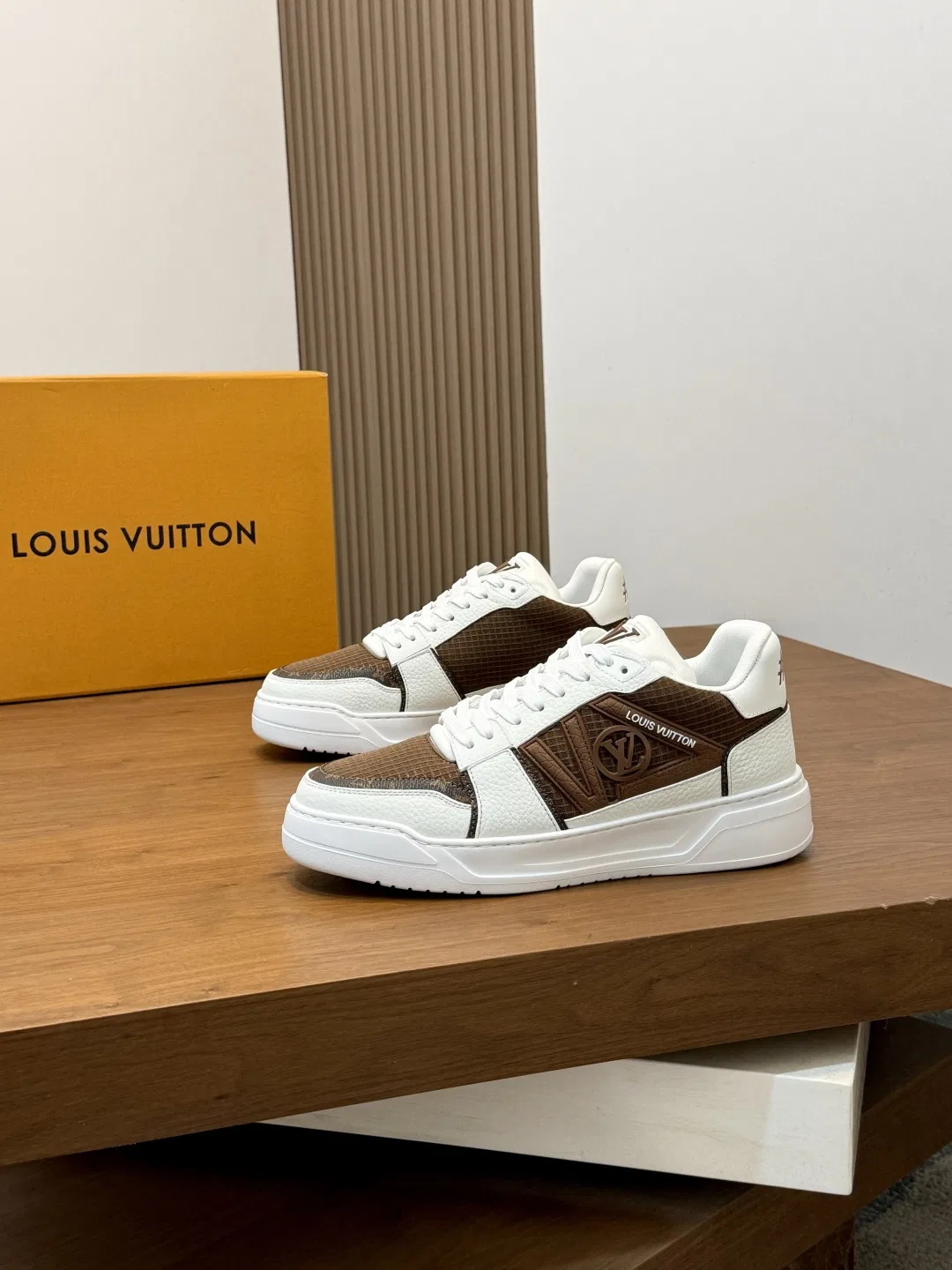 LV 27FW QVUSQNN 027 스니커즈 34