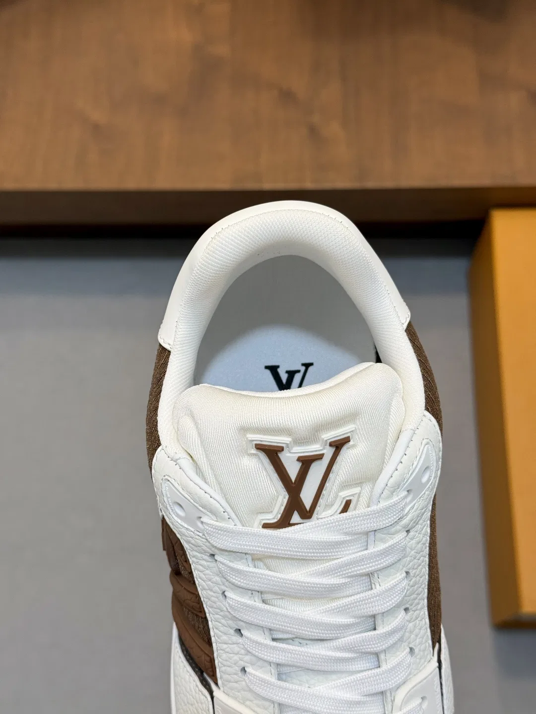 LV 27FW QVUSQNN 027 스니커즈 36