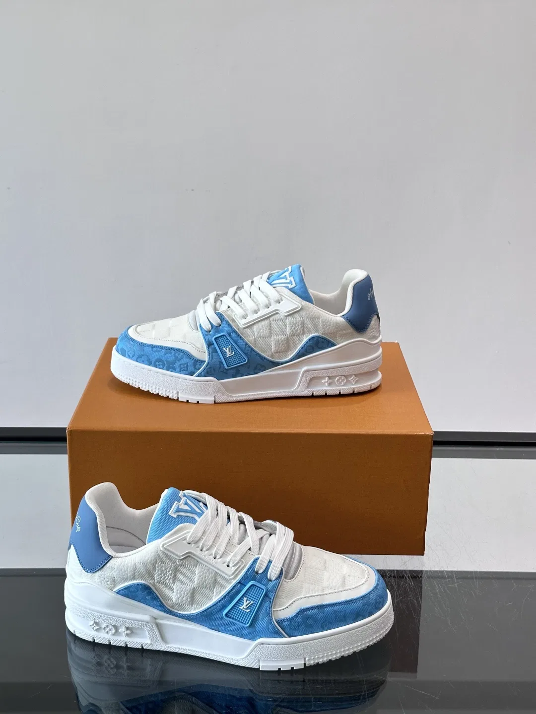 LV 27FW QVUSQNN 028 스니커즈 13