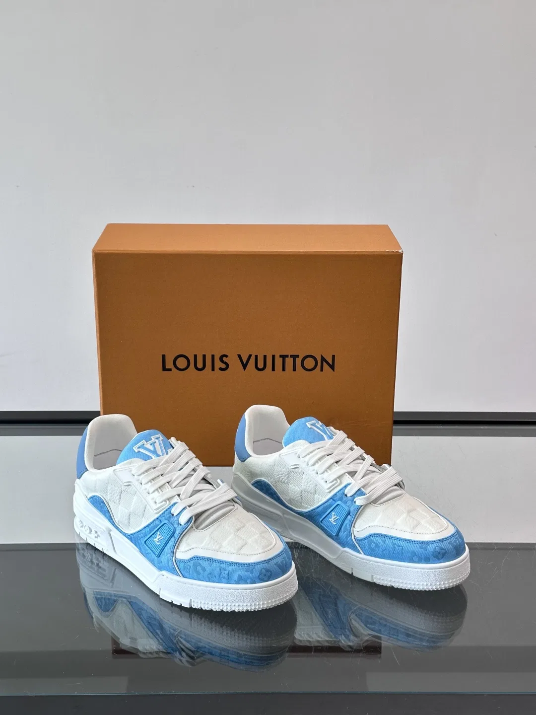 LV 27FW QVUSQNN 028 스니커즈 14