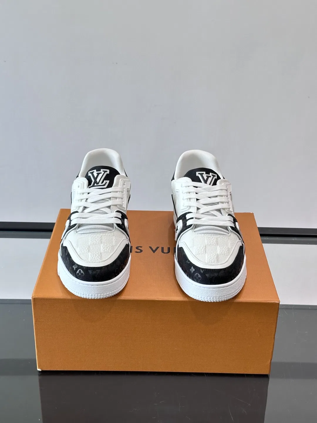 LV 27FW QVUSQNN 028 스니커즈 20