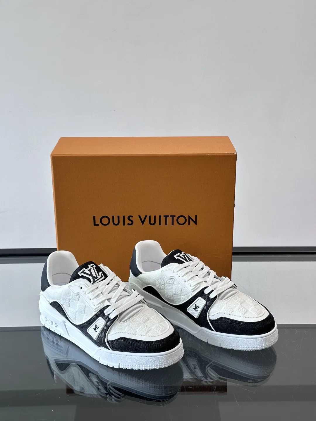LV 27FW QVUSQNN 028 스니커즈 23