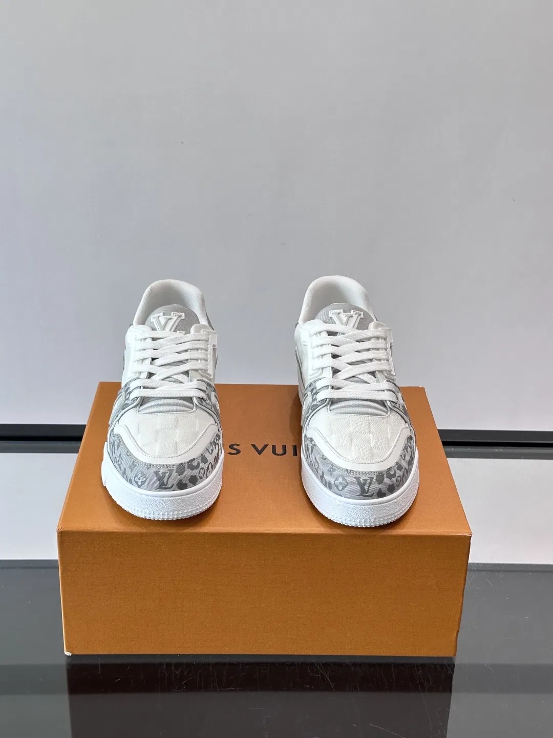 LV 27FW QVUSQNN 028 스니커즈 29