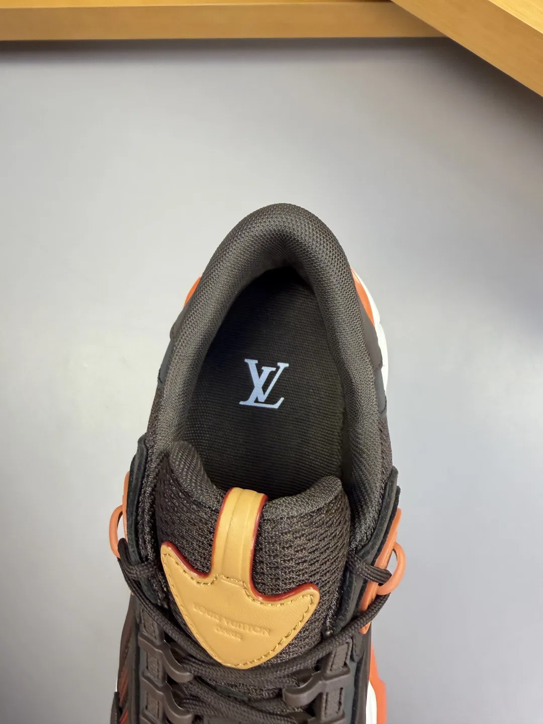 LV 27FW QVUSQNN 029 스니커즈 7