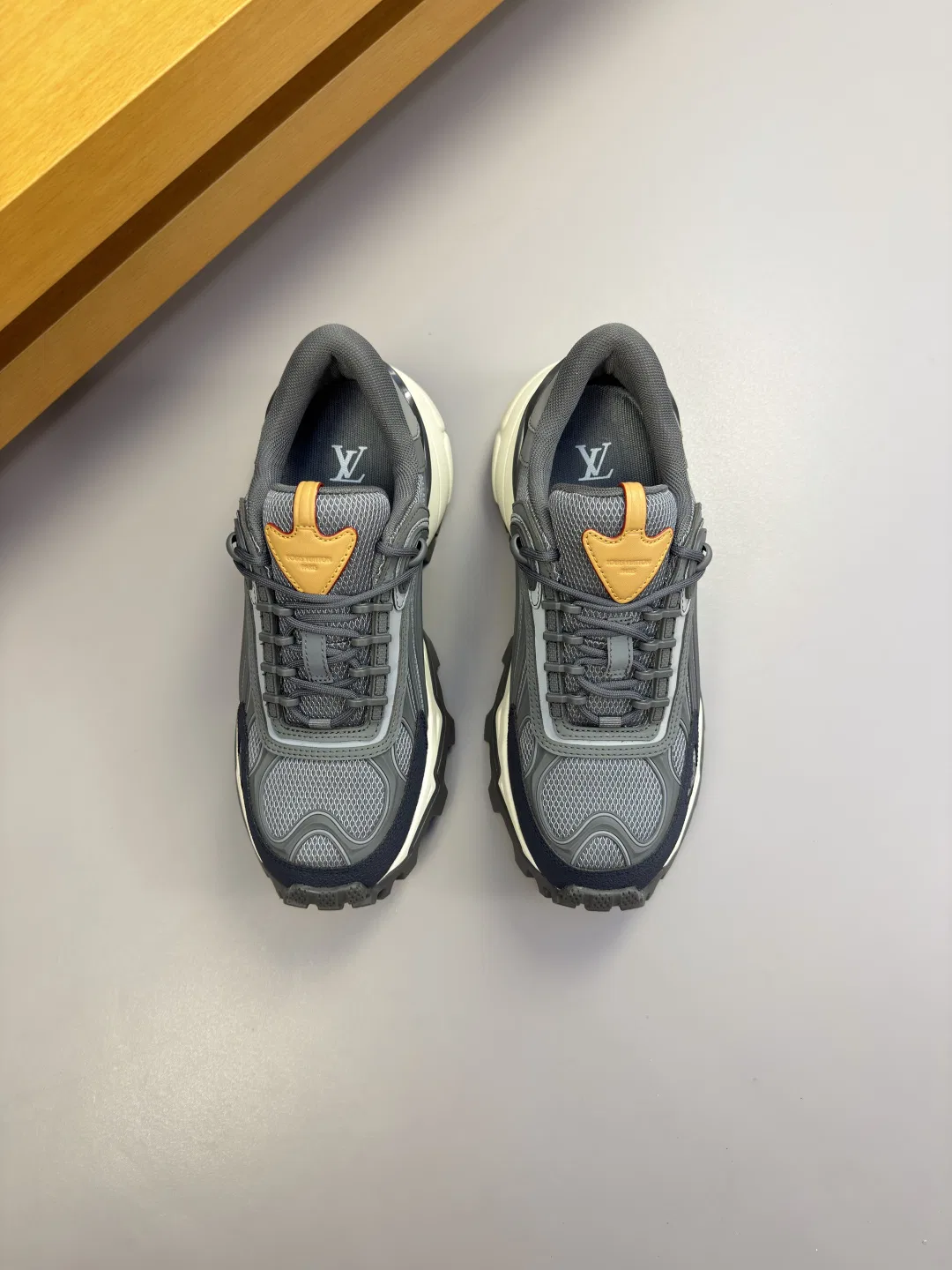 LV 27FW QVUSQNN 029 스니커즈 11