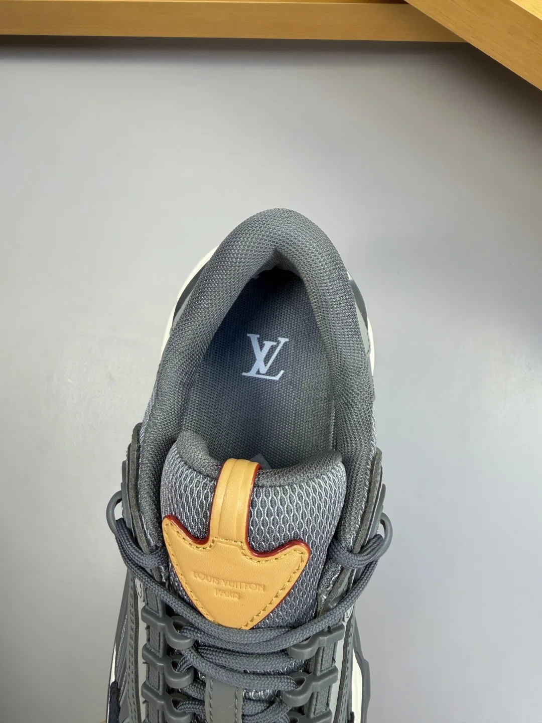 LV 27FW QVUSQNN 029 스니커즈 16