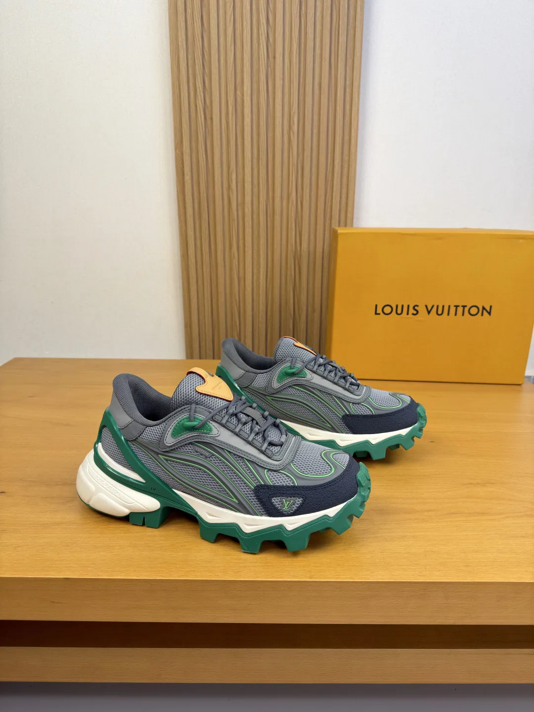 LV 27FW QVUSQNN 029 스니커즈 28