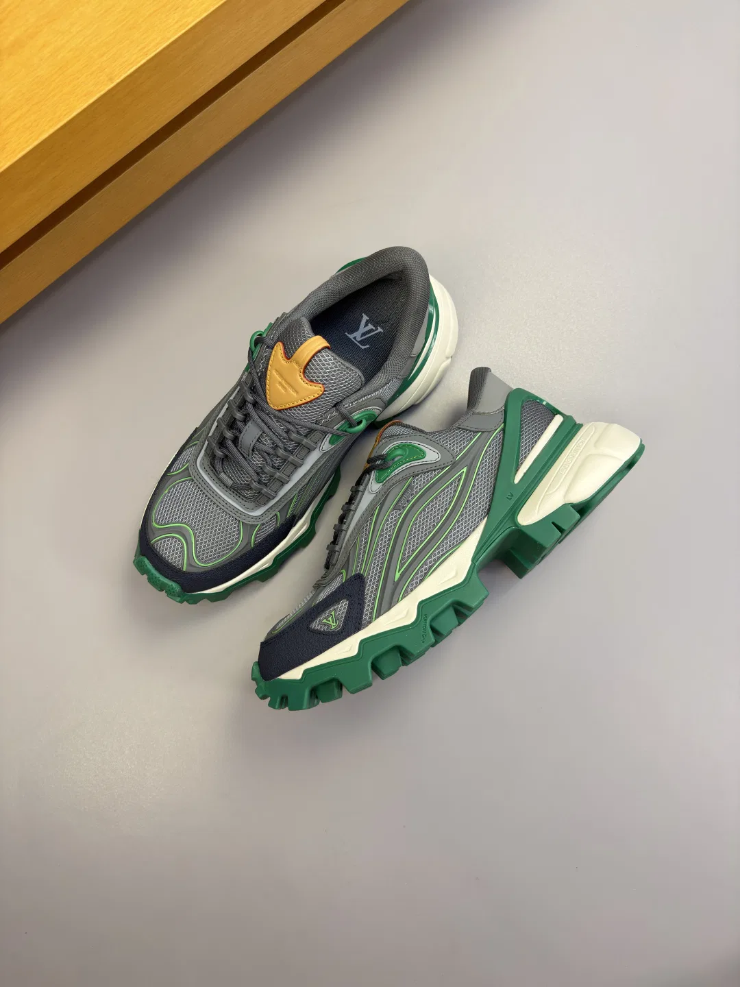 LV 27FW QVUSQNN 029 스니커즈 30