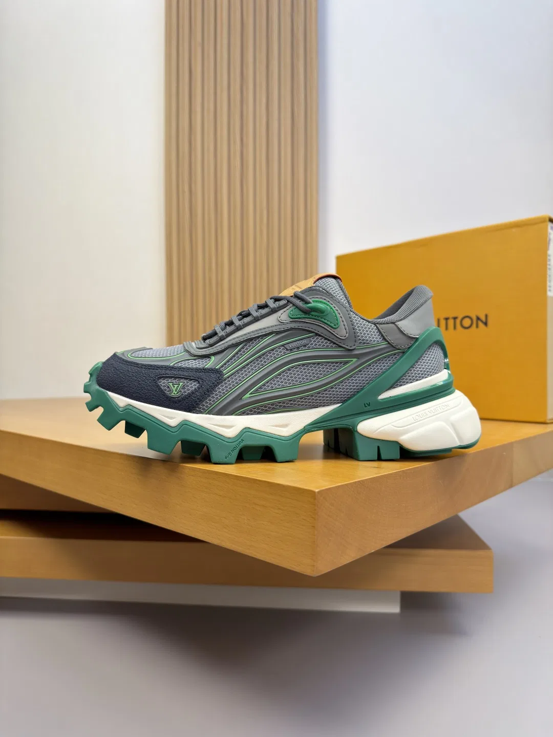 LV 27FW QVUSQNN 029 스니커즈 32