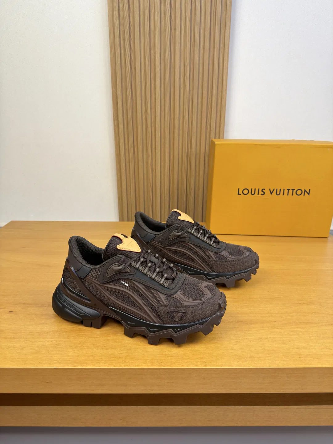 LV 27FW QVUSQNN 029 스니커즈 36