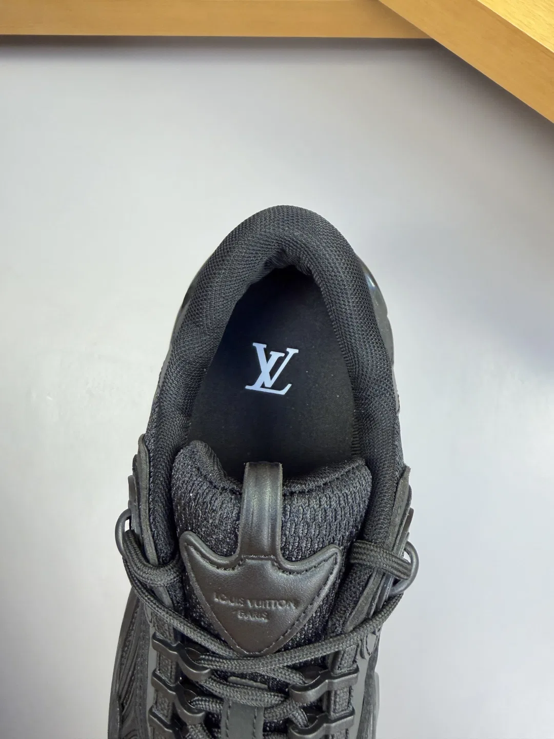 LV 27FW QVUSQNN 029 스니커즈 59