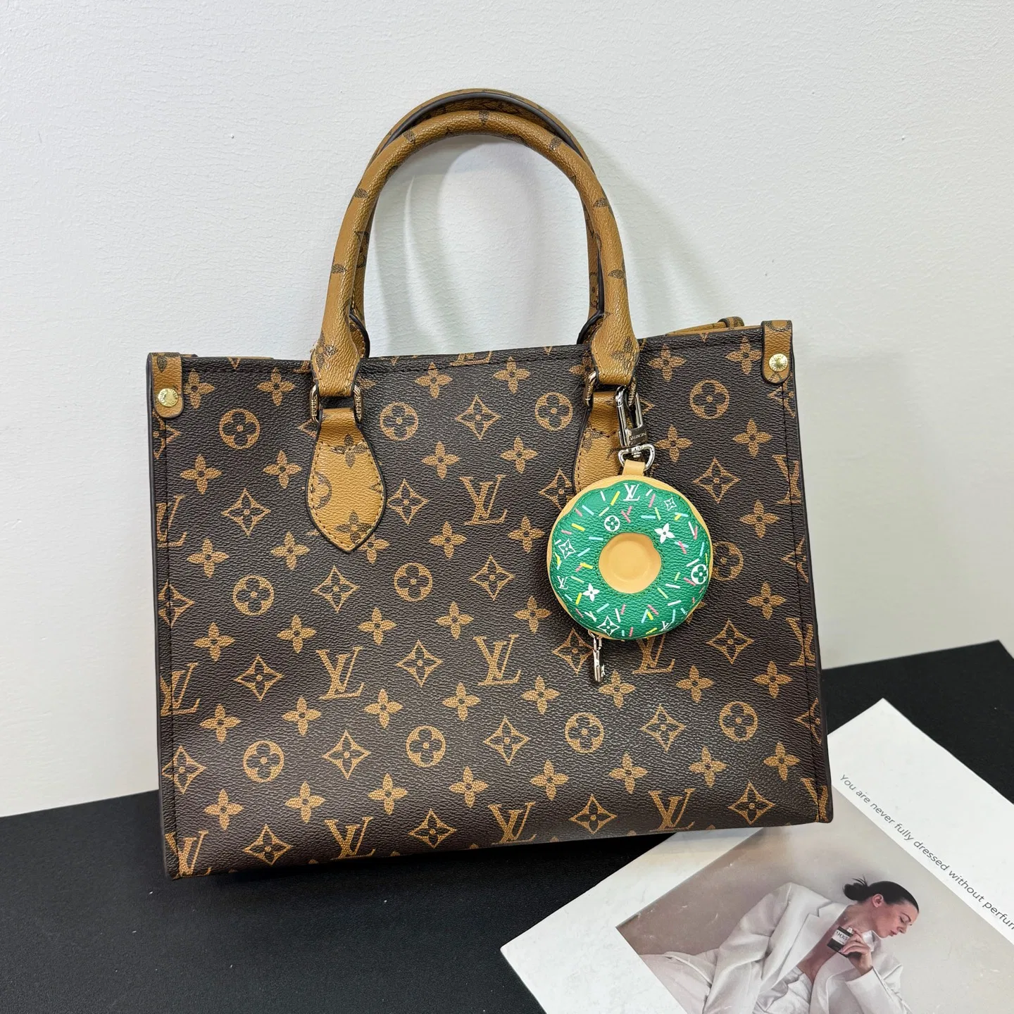 LV 27FW QVUSQNN 030 키링 21