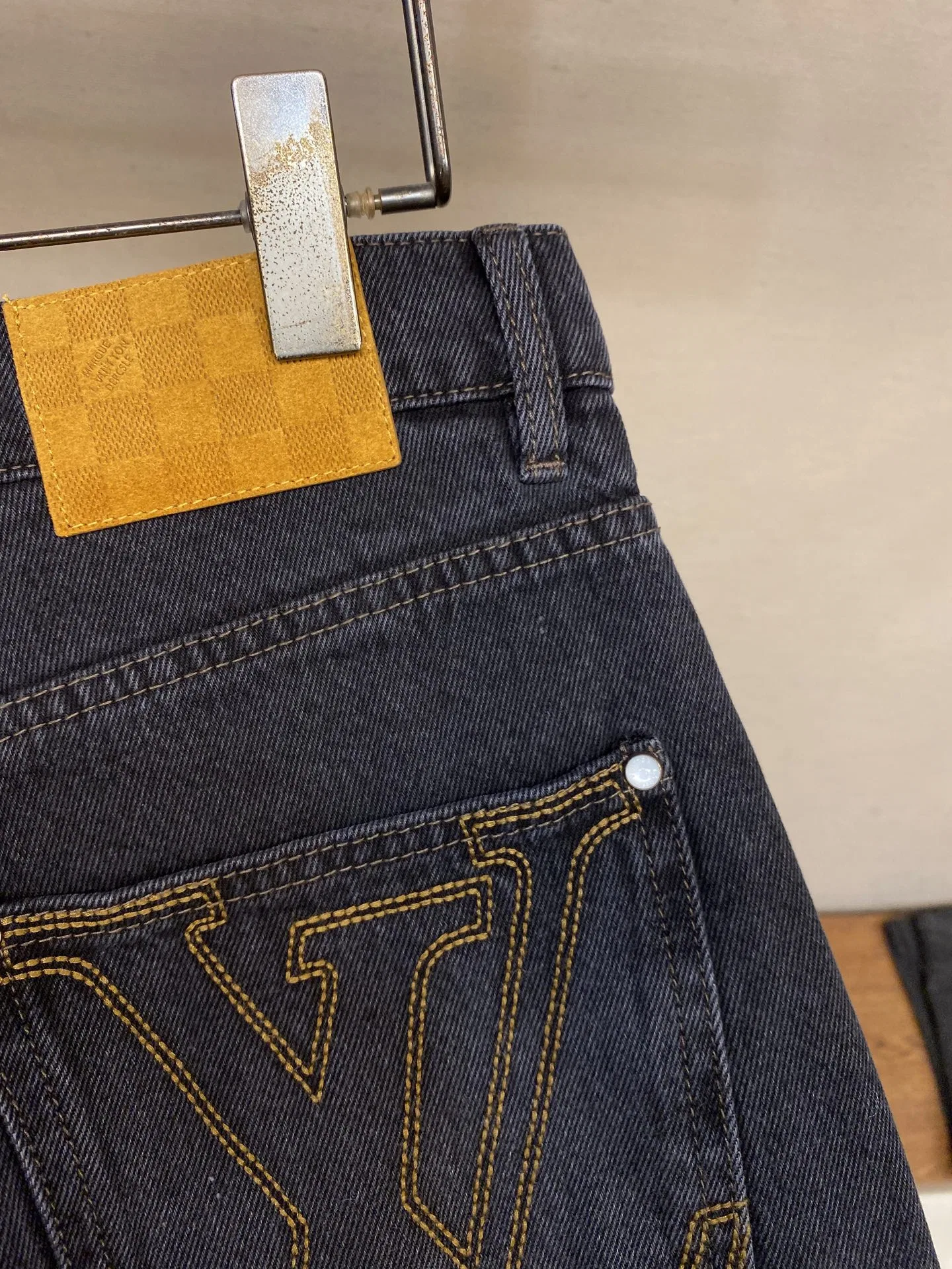 LV 27FW QVUSQNN 035 데님팬츠 8