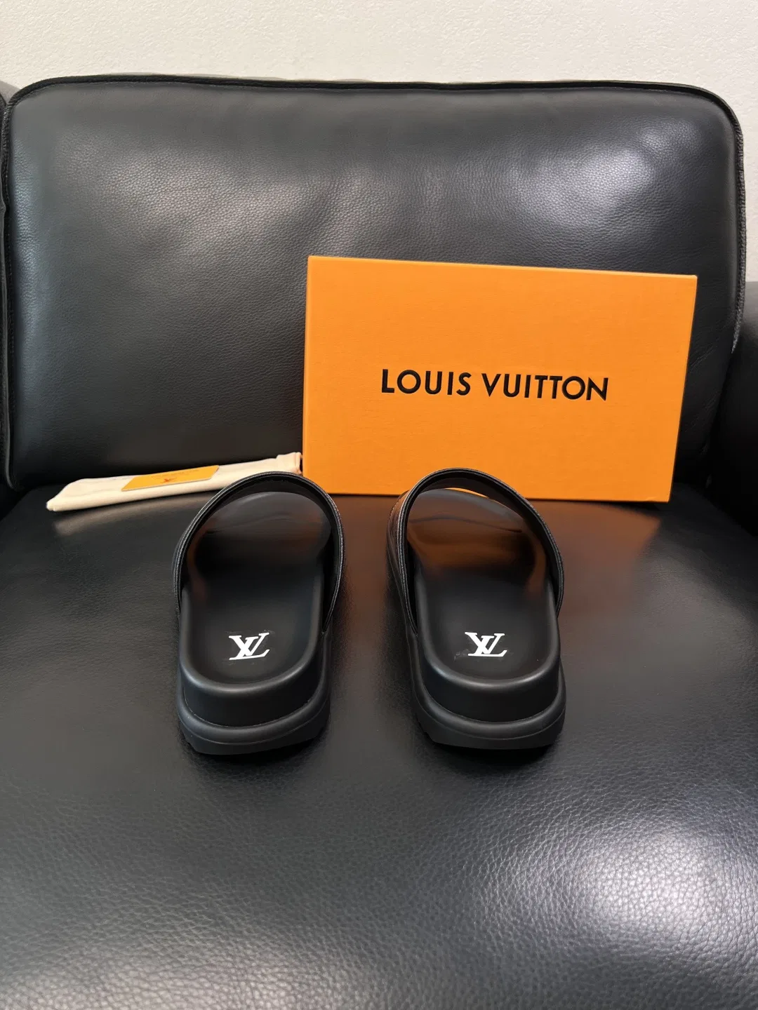LV 27FW QVUSQNN 039 슬리퍼 8