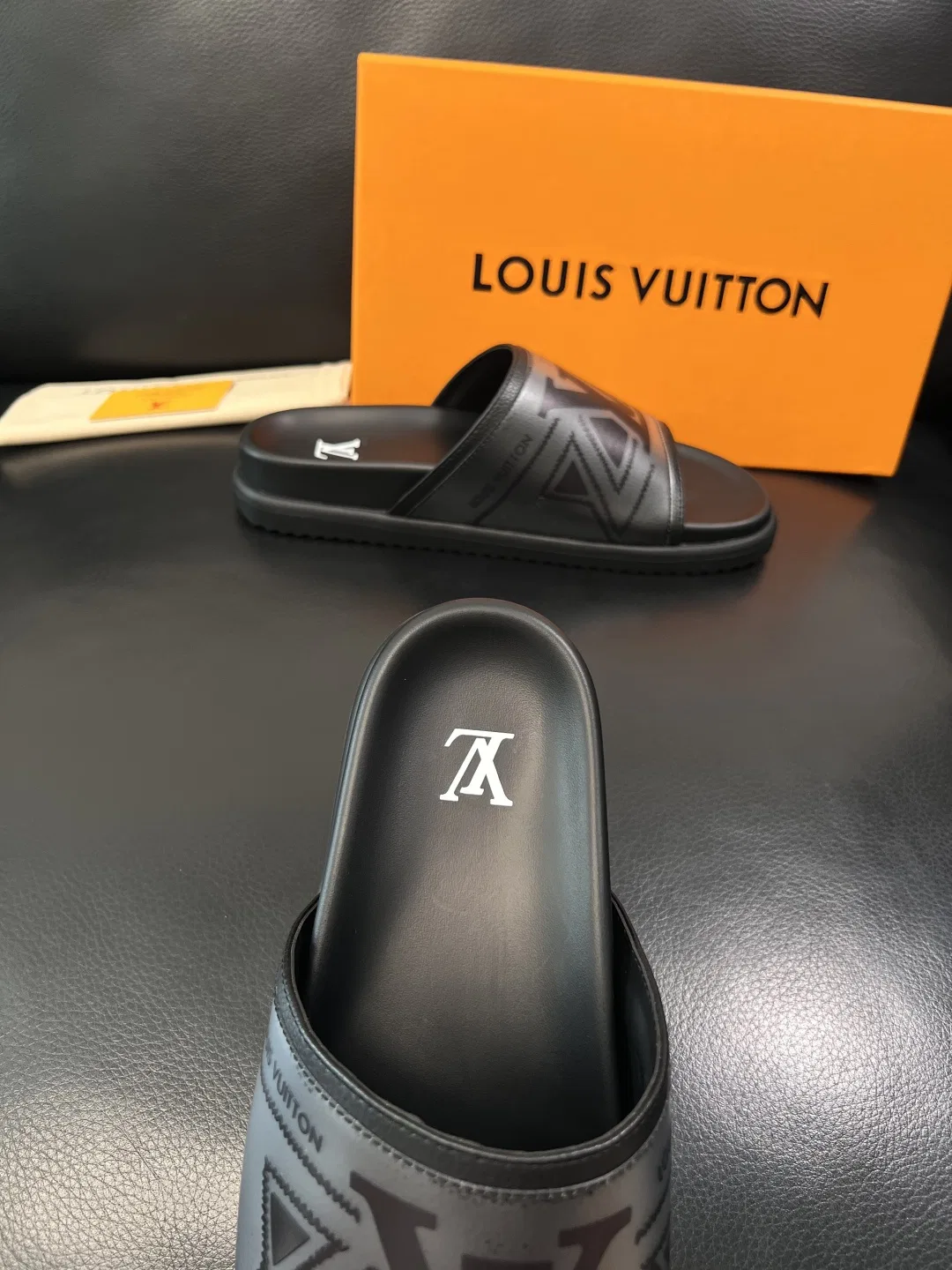 LV 27FW QVUSQNN 039 슬리퍼 7