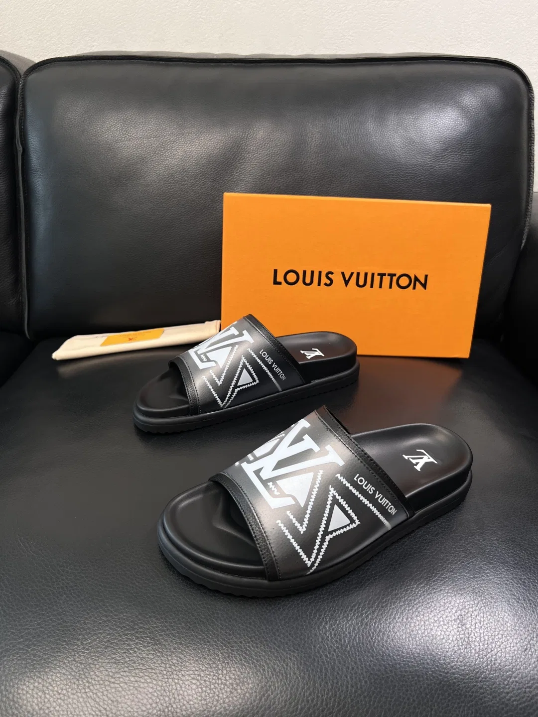 LV 27FW QVUSQNN 039 슬리퍼 20