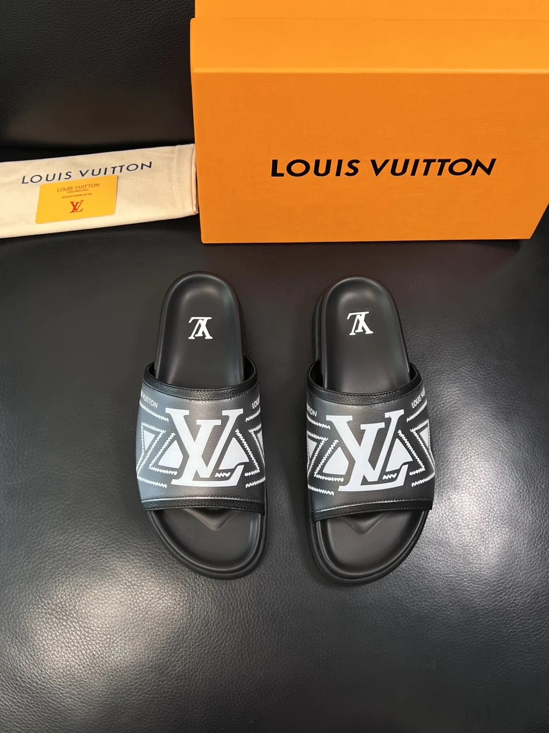 LV 27FW QVUSQNN 039 슬리퍼 21