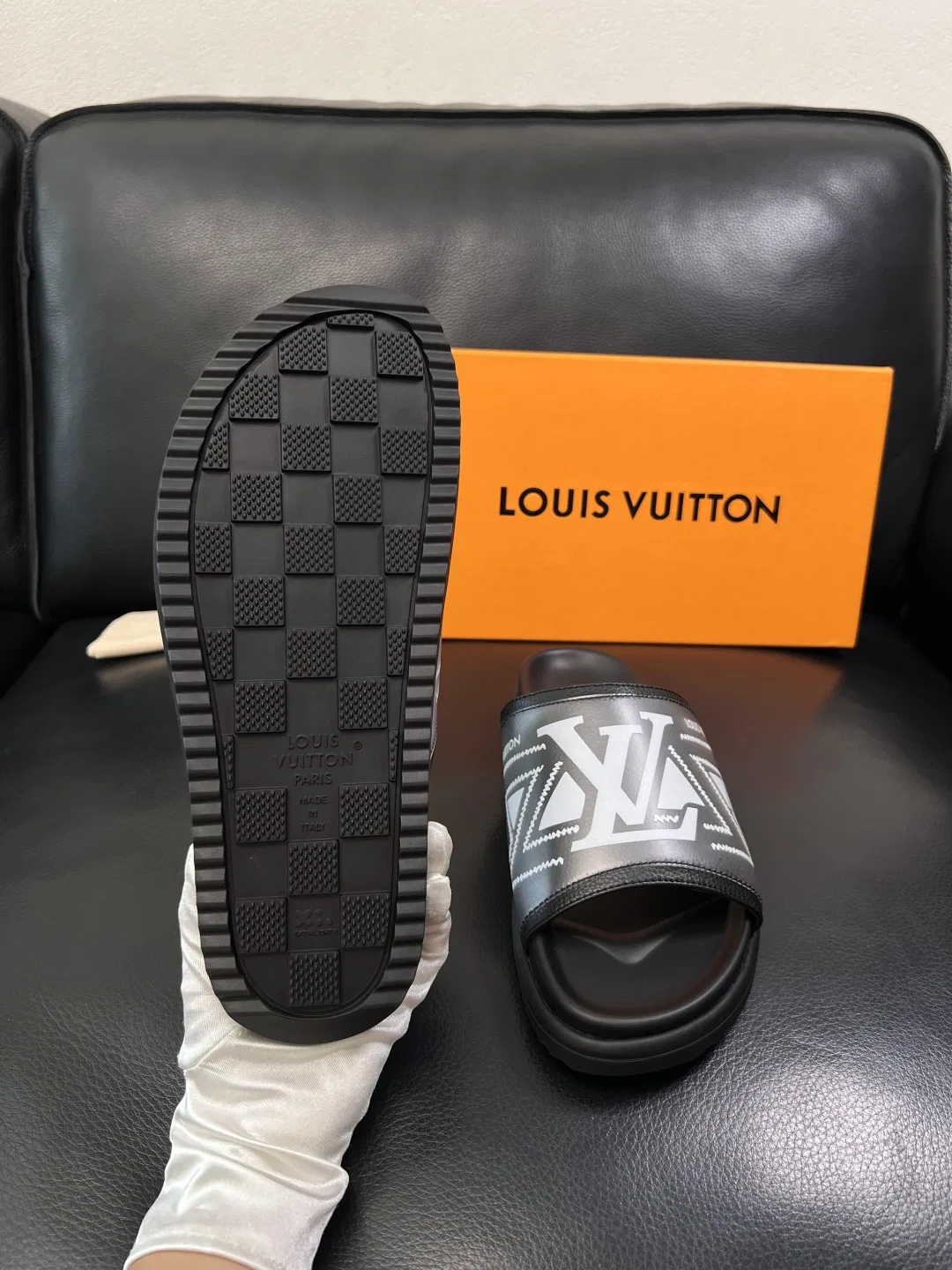 LV 27FW QVUSQNN 039 슬리퍼 27