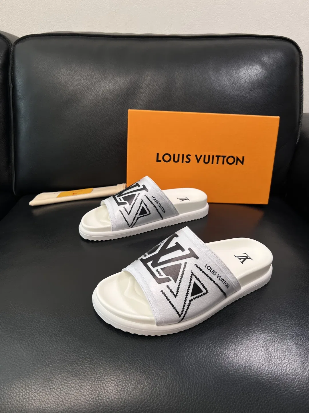 LV 27FW QVUSQNN 039 슬리퍼 29