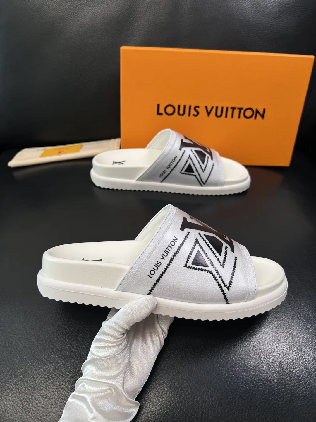 LV 27FW QVUSQNN 039 슬리퍼 31