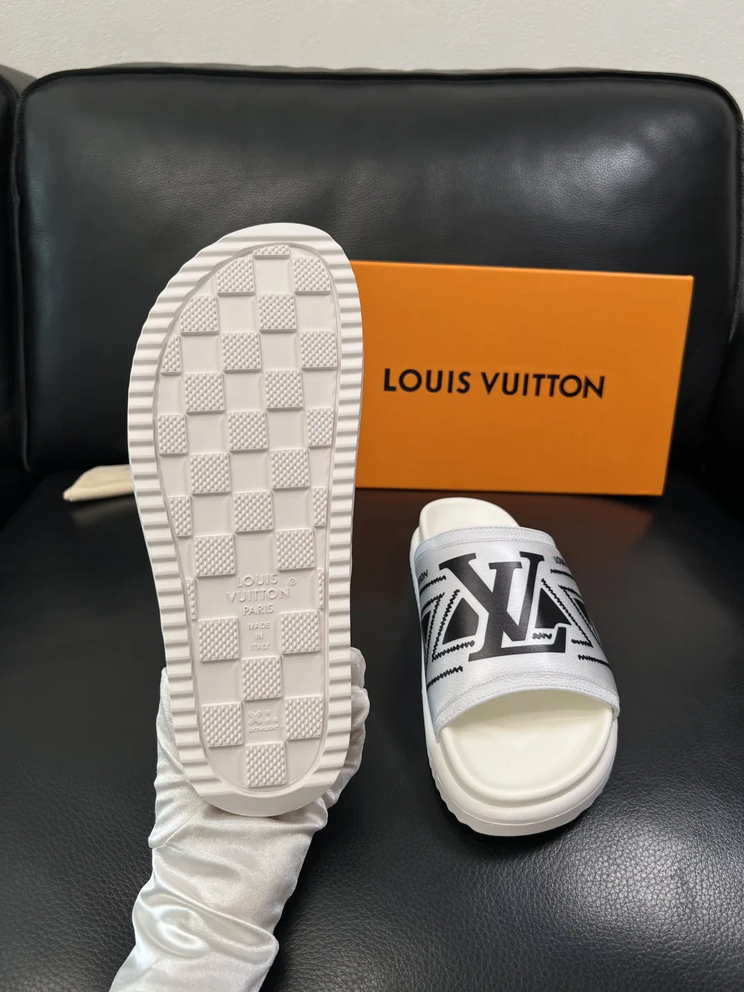 LV 27FW QVUSQNN 039 슬리퍼 36