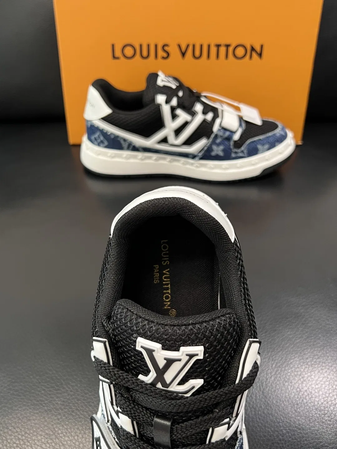 LV 27FW QVUSQNN 040 스니커즈 7