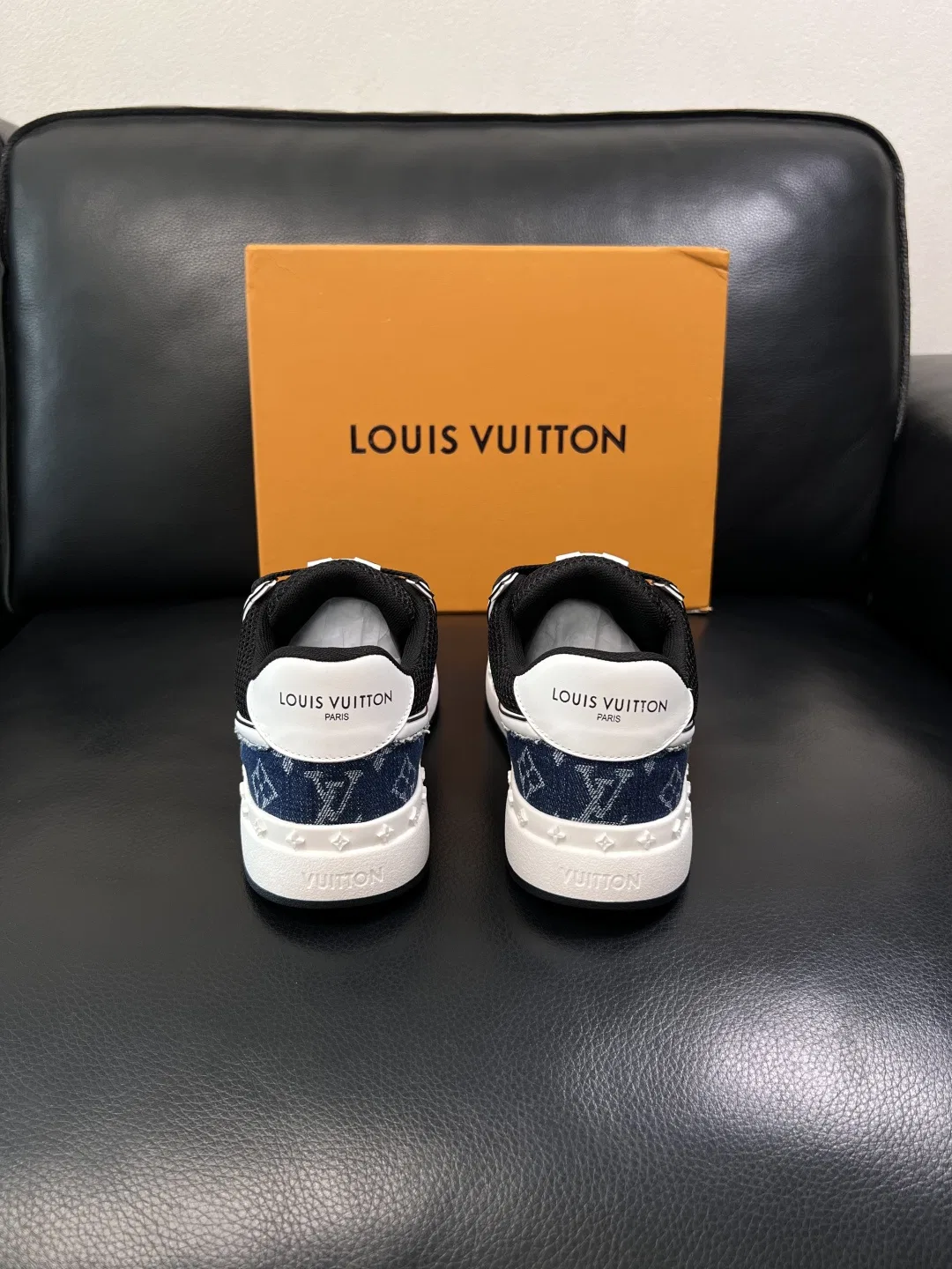 LV 27FW QVUSQNN 040 스니커즈 8