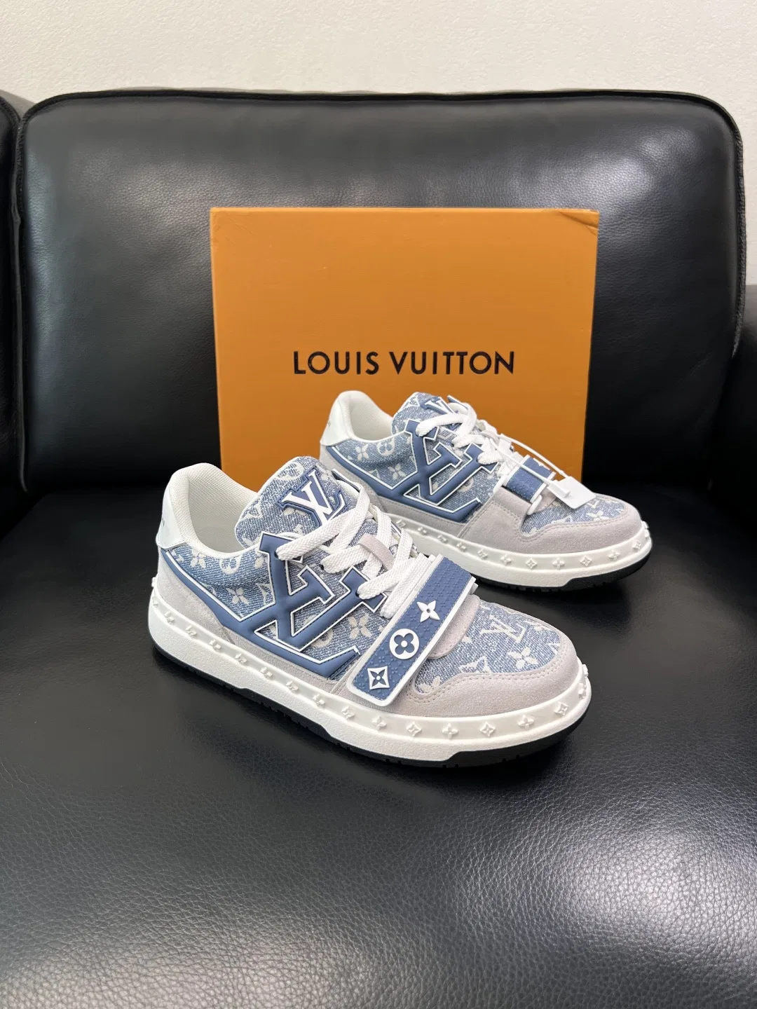 LV 27FW QVUSQNN 040 스니커즈 10