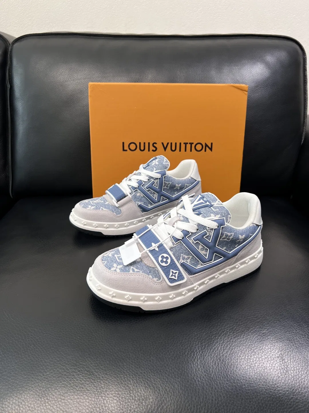 LV 27FW QVUSQNN 040 스니커즈 11