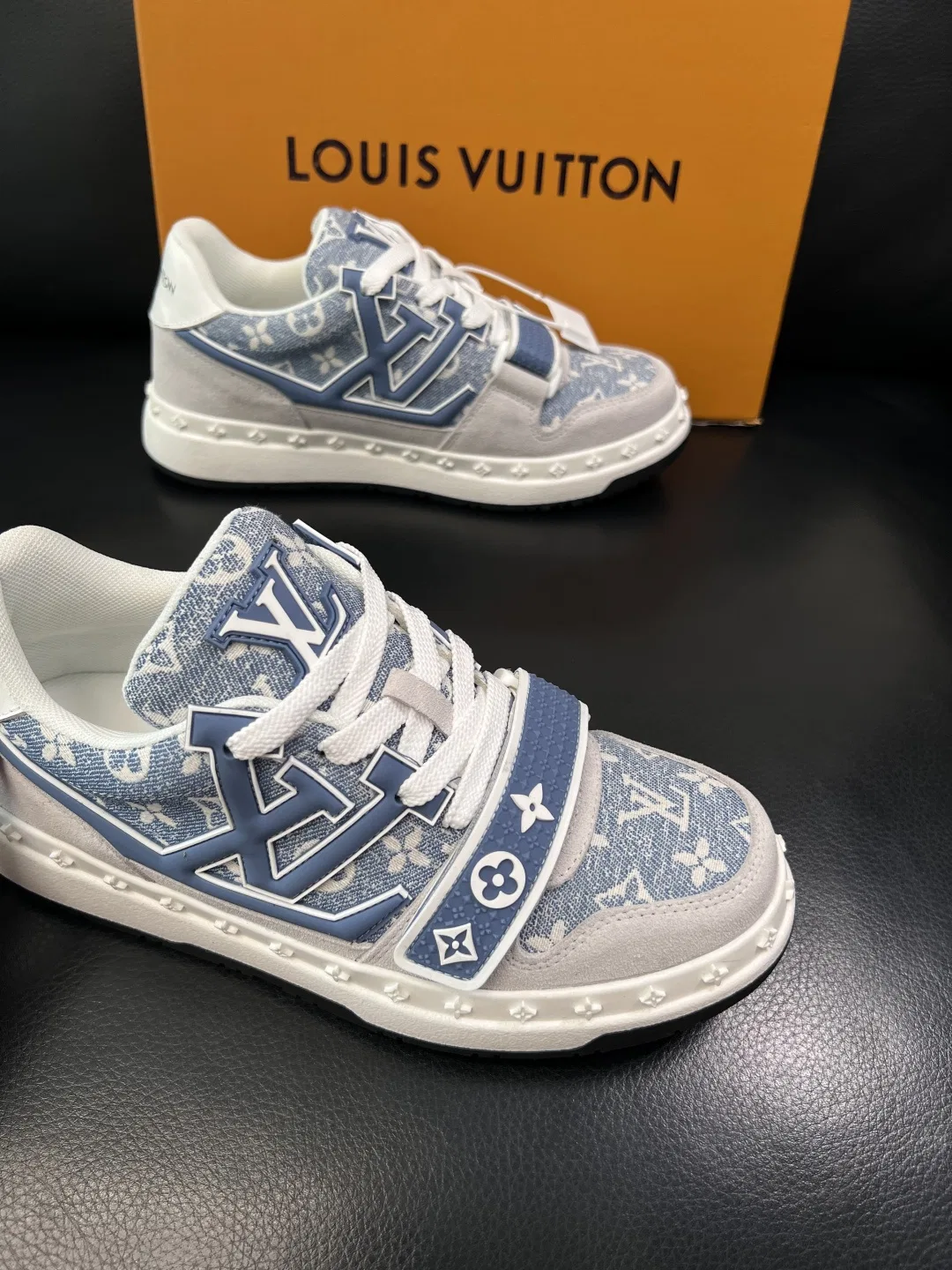 LV 27FW QVUSQNN 040 스니커즈 15