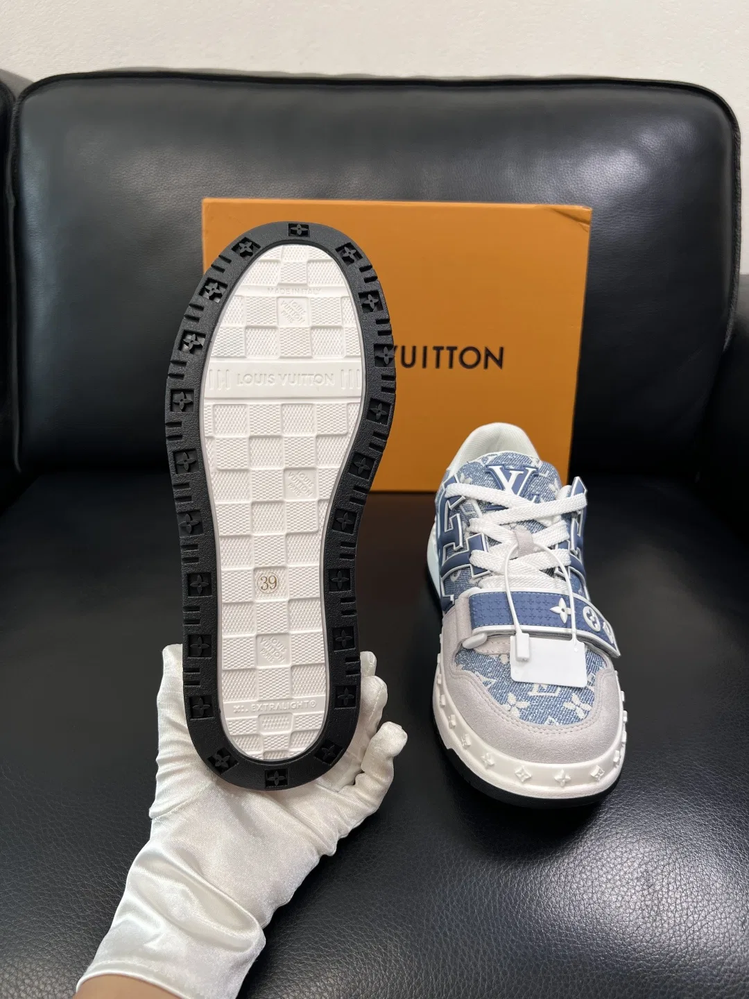LV 27FW QVUSQNN 040 스니커즈 18
