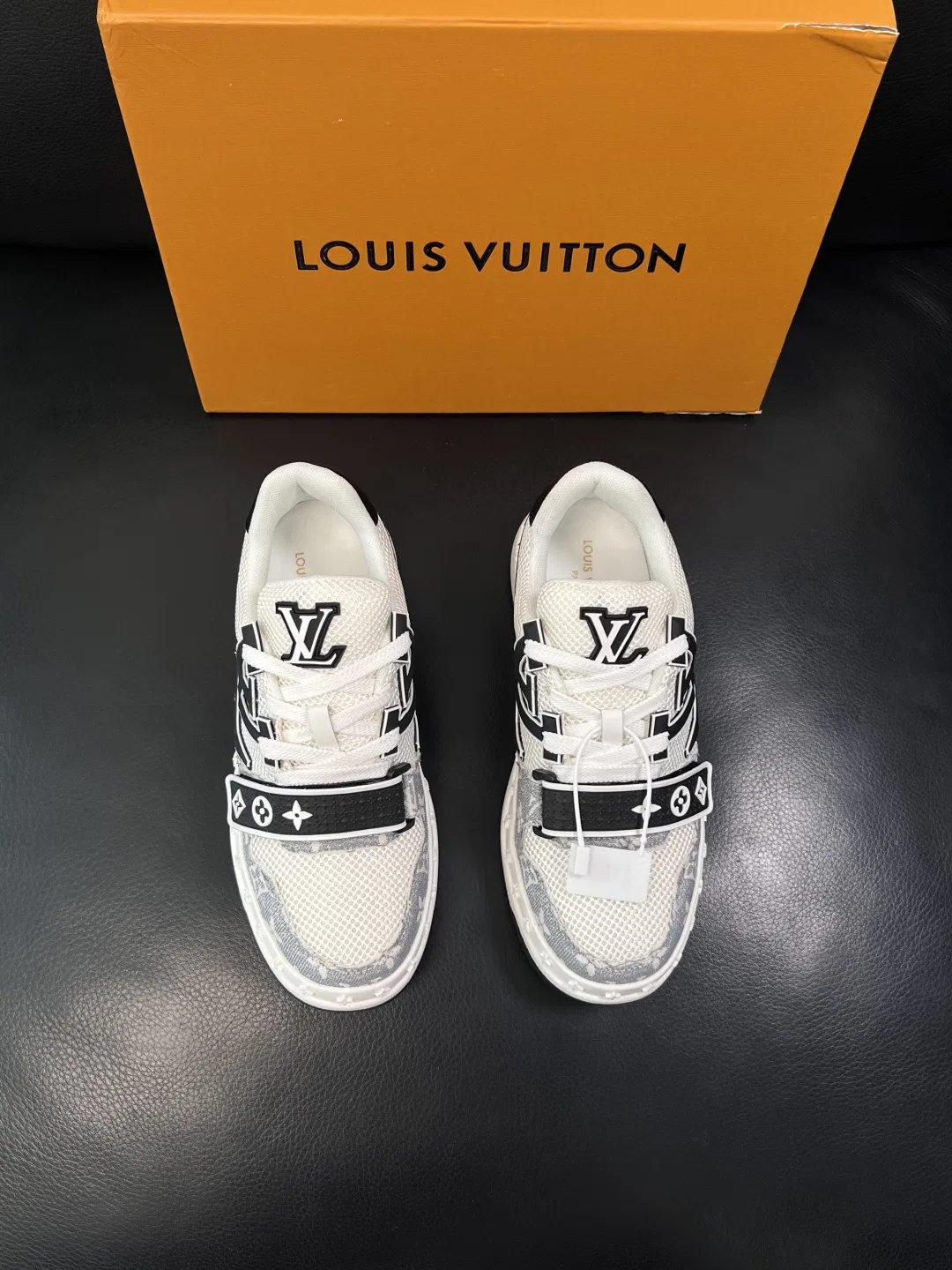 LV 27FW QVUSQNN 040 스니커즈 21