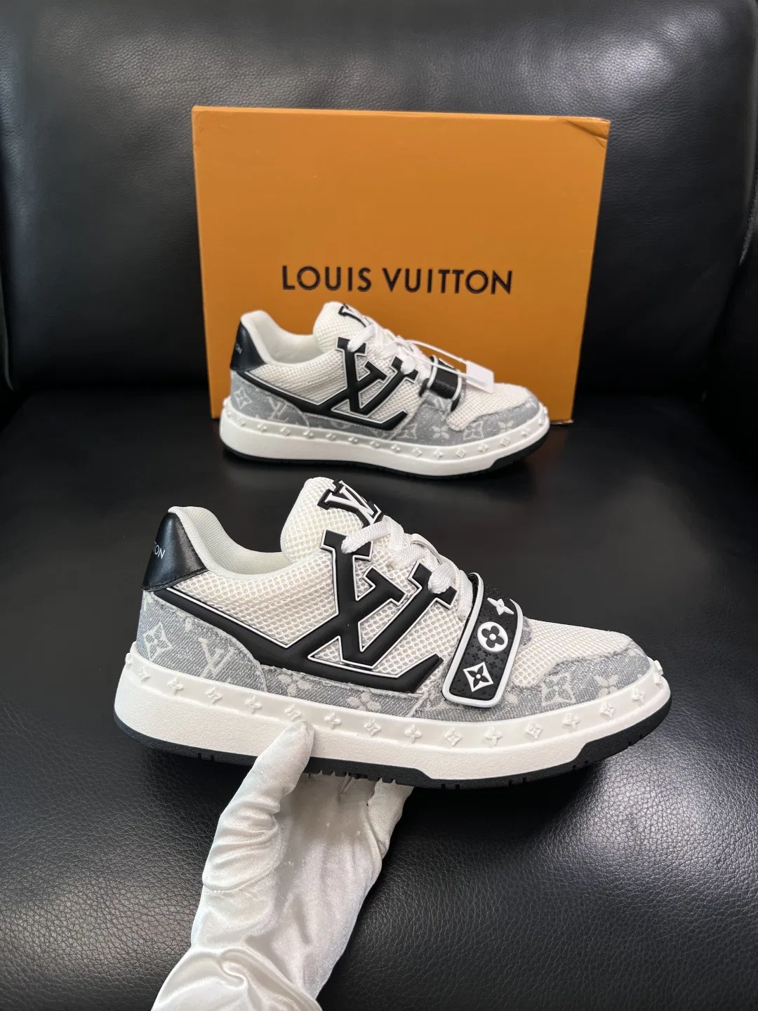 LV 27FW QVUSQNN 040 스니커즈 22