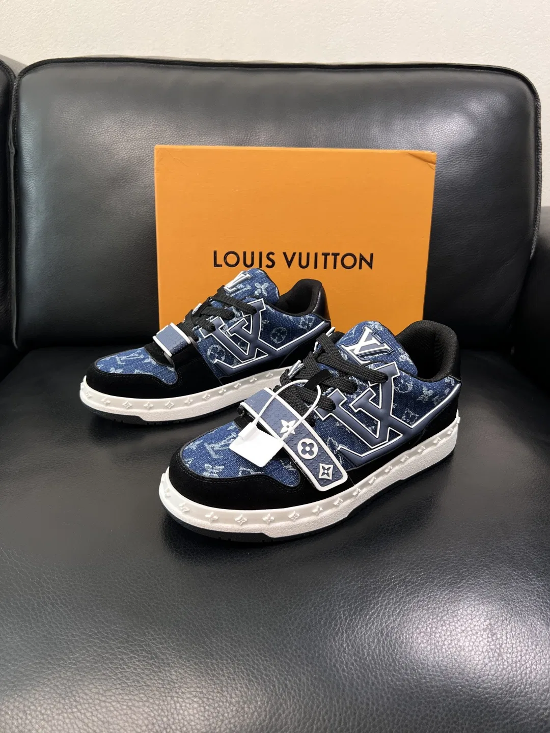 LV 27FW QVUSQNN 040 스니커즈 28