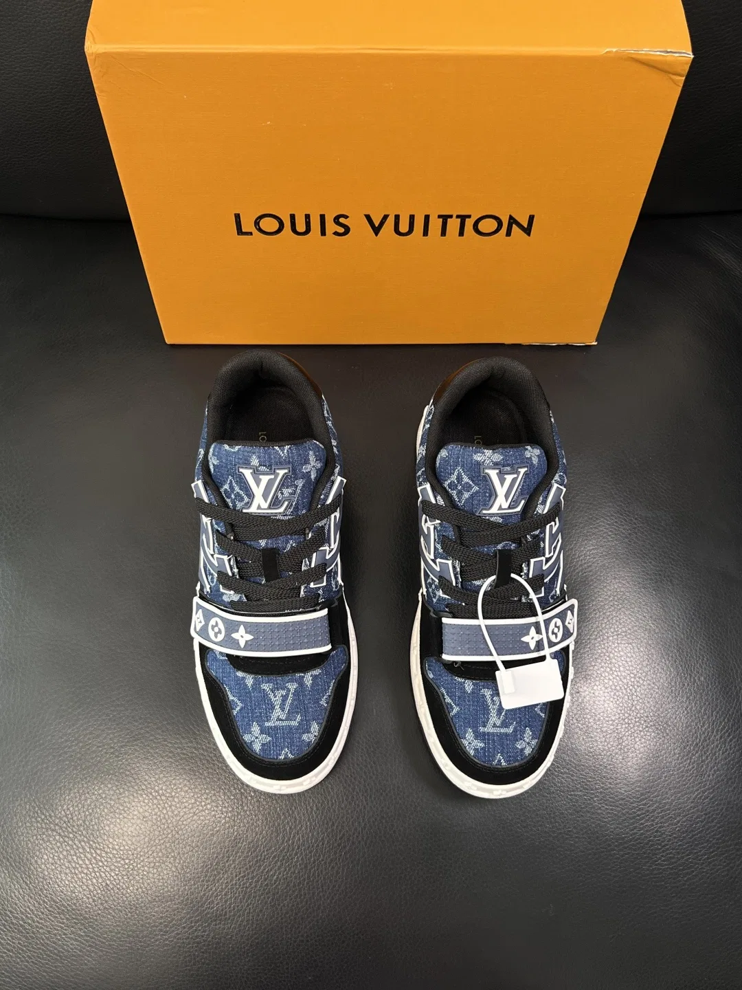 LV 27FW QVUSQNN 040 스니커즈 29