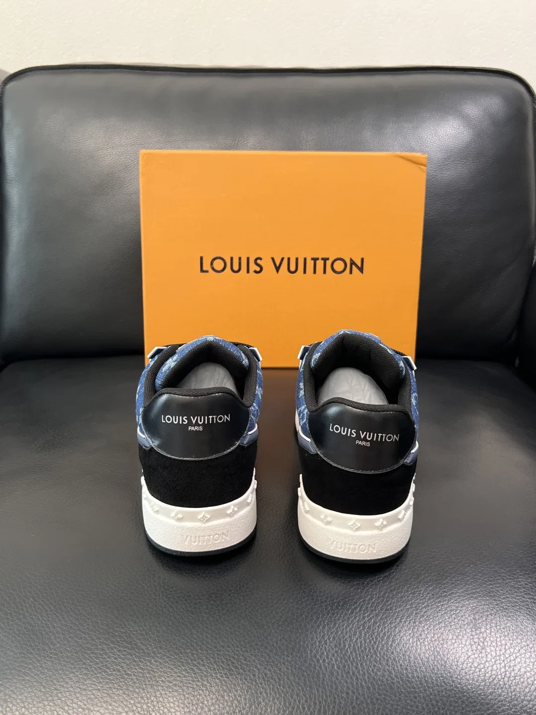 LV 27FW QVUSQNN 040 스니커즈 34