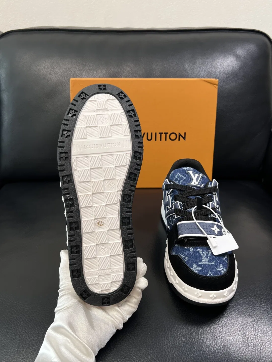 LV 27FW QVUSQNN 040 스니커즈 35