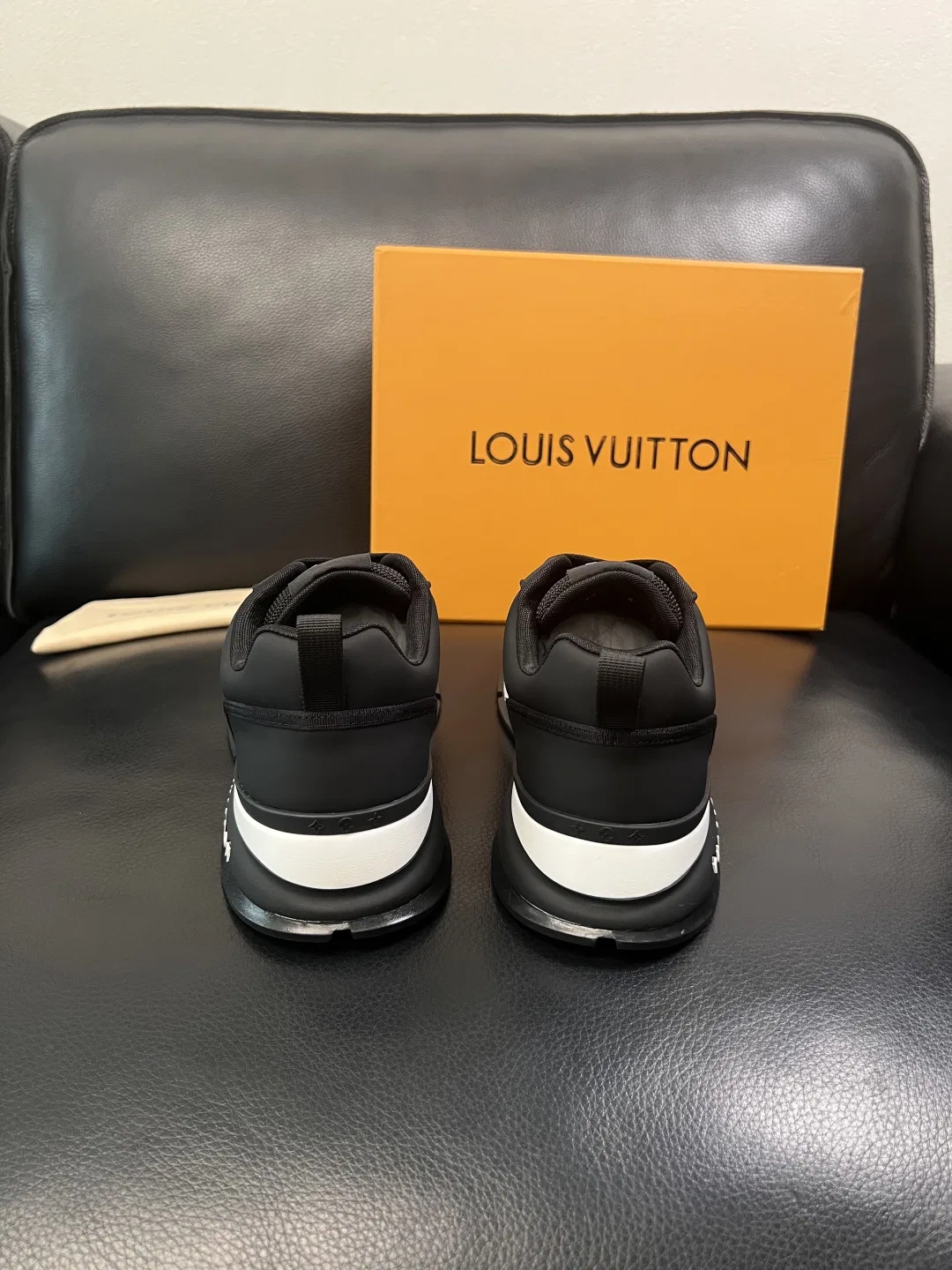 LV 27FW QVUSQNN 043 스니커즈 8