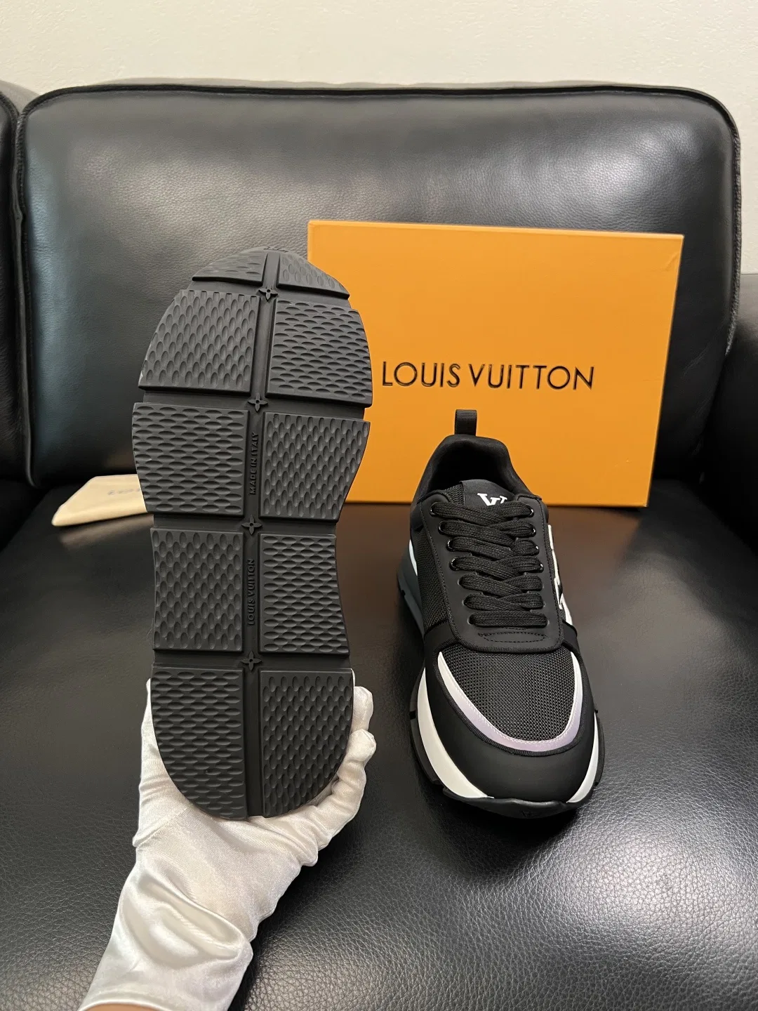LV 27FW QVUSQNN 043 스니커즈 9