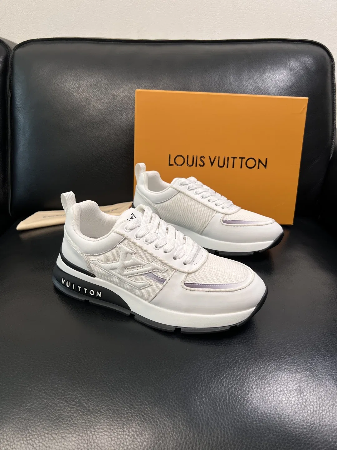 LV 27FW QVUSQNN 043 스니커즈 10